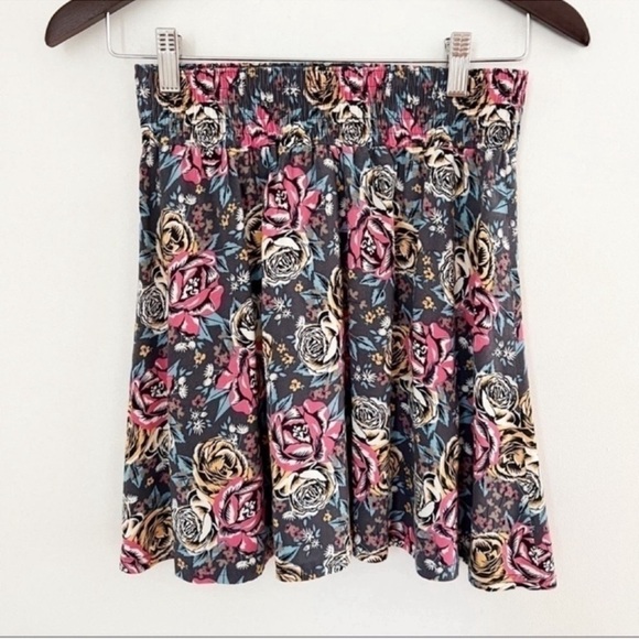 Nordstrom Frenchi Pink Rose Print Skater Mini Skirt Size Small Elastic Waist - Picture 1 of 5